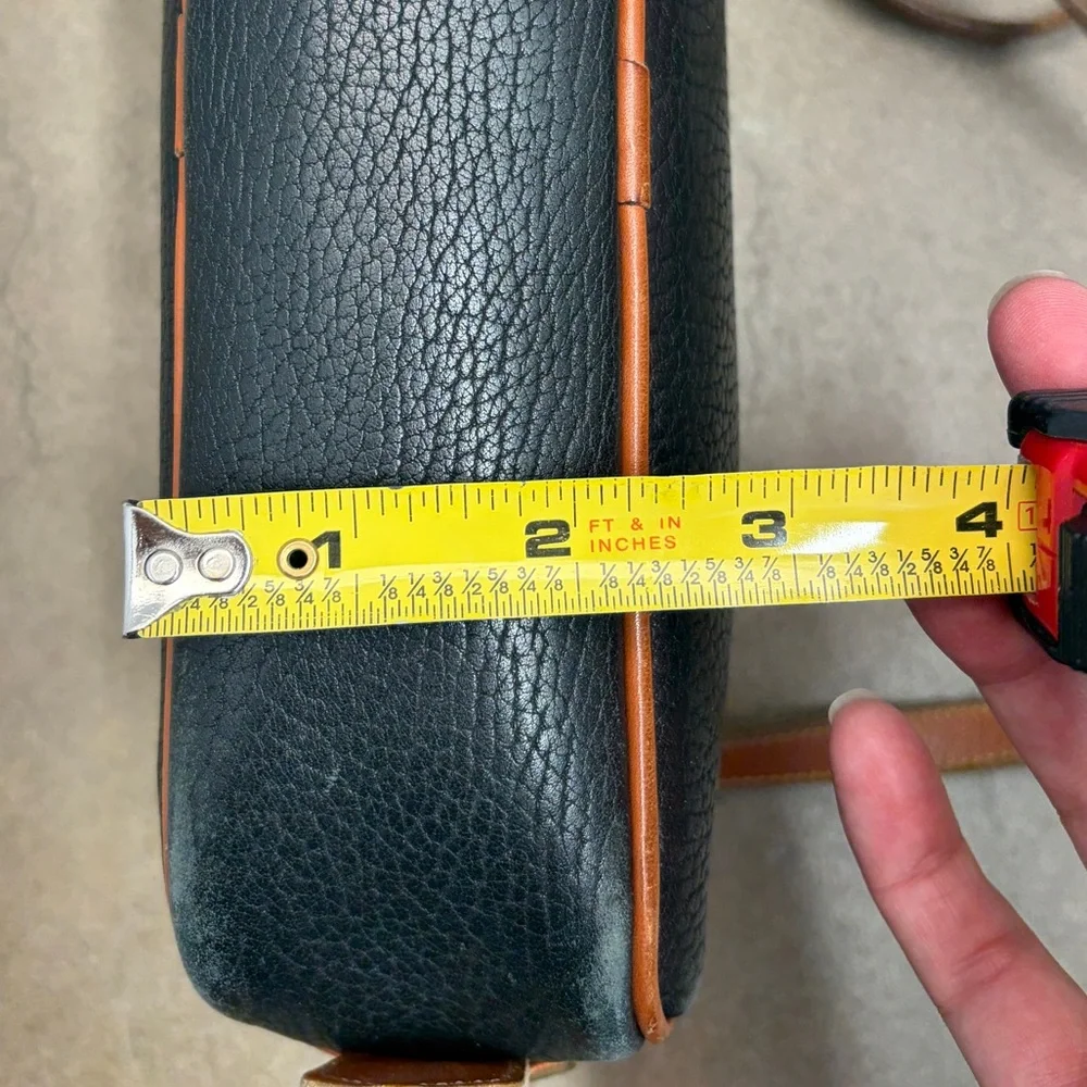 Vintage Dooney & Bourke Camera Bag Black Pebbled Leather Crossbody Brown Trim - Picture 12 of 13